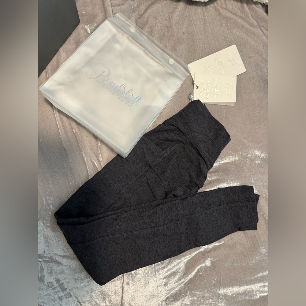 Bombshell Sportswear onyx curves 2.0 leggings